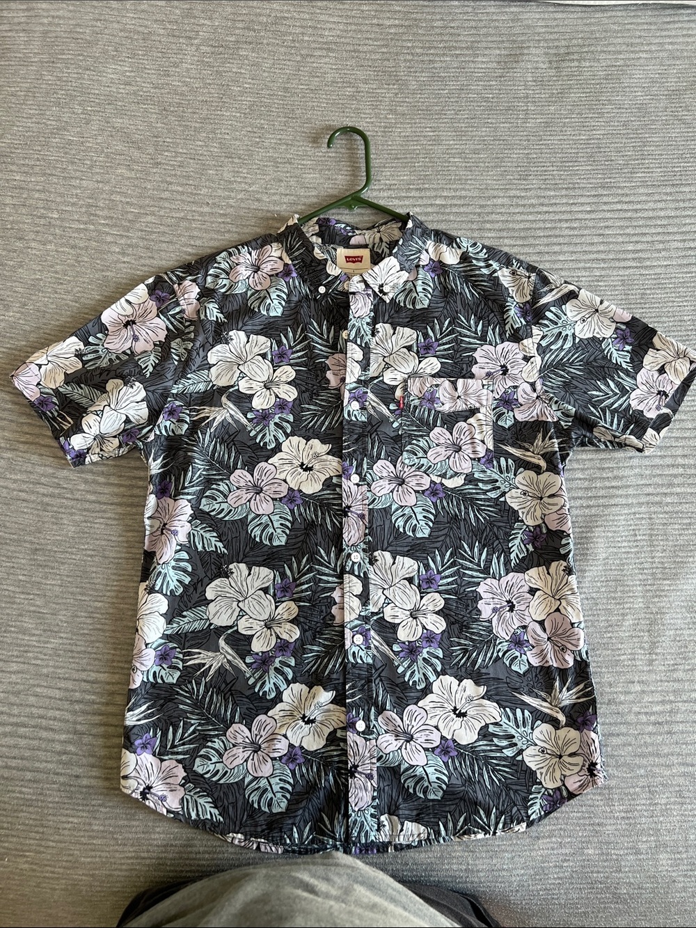Levi's Men's Black Floral Short-Sleeve Button-Up Shirt